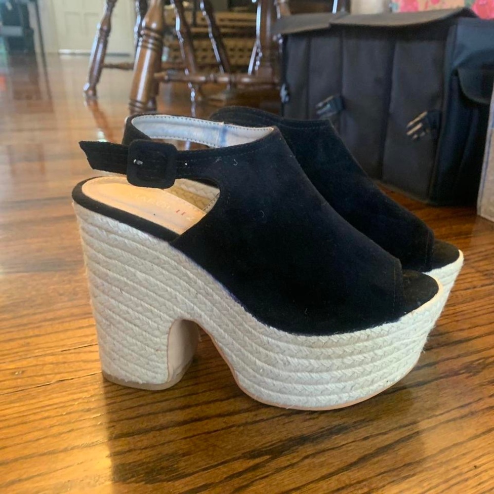 Rise Above Espadrille Platform Sandals - Size 9